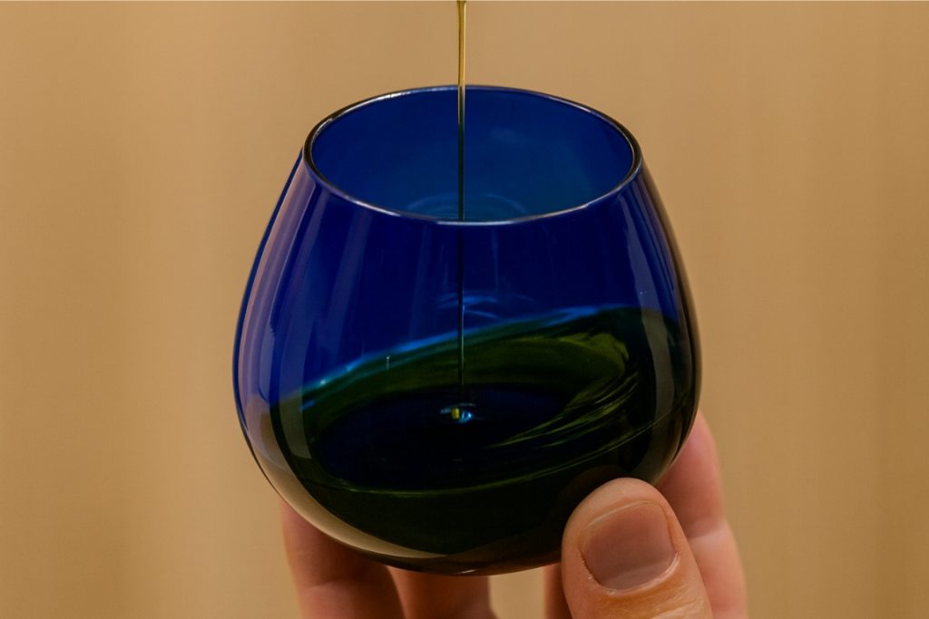 como-organizar-una-cata-de-aceite-en-casa-guia-paso-a-paso